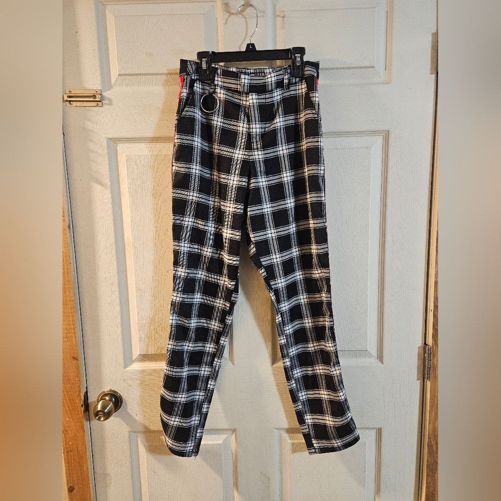 HOT TOPIC GOTH PLAID PANTS: BLACK/WHITE: GREAT CONDITION: SIZE SMALL